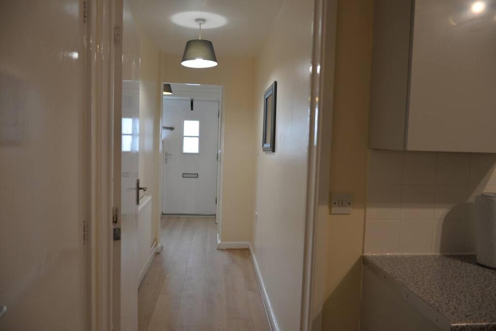 London 4 Bedroom House Exterior foto