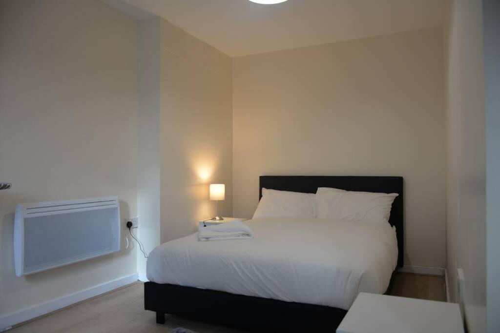 London 4 Bedroom House Exterior foto